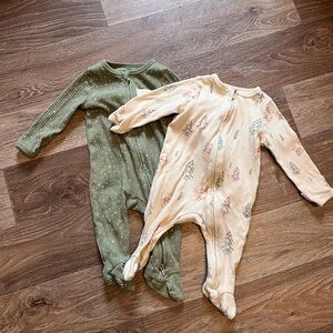 Cloud Island 0–3 Months Footed Sleeper Bundle 🌿✨ (2 Pieces)